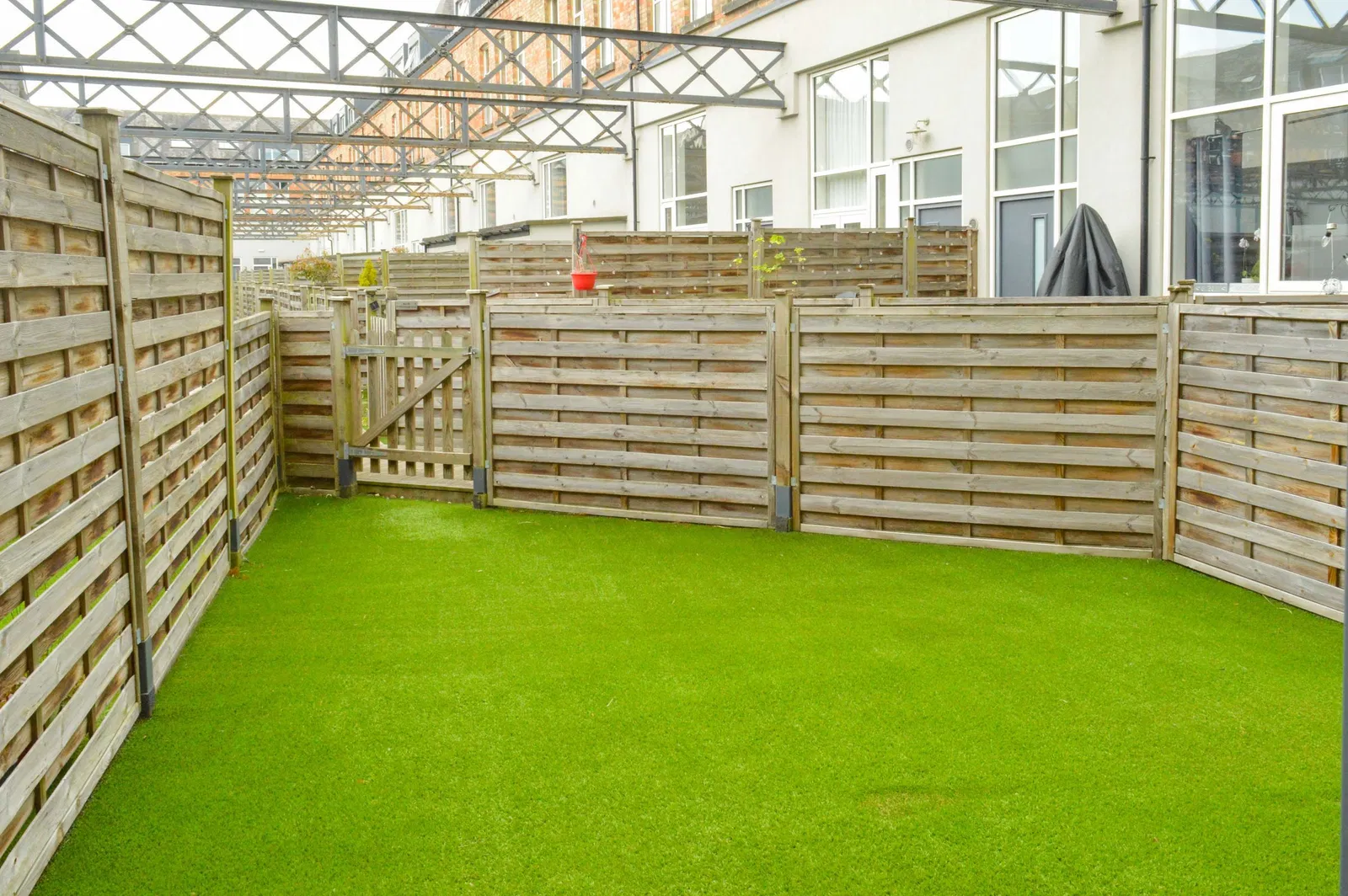 Wheatsheaf Court, Knighton Fields, Leicester - image 4