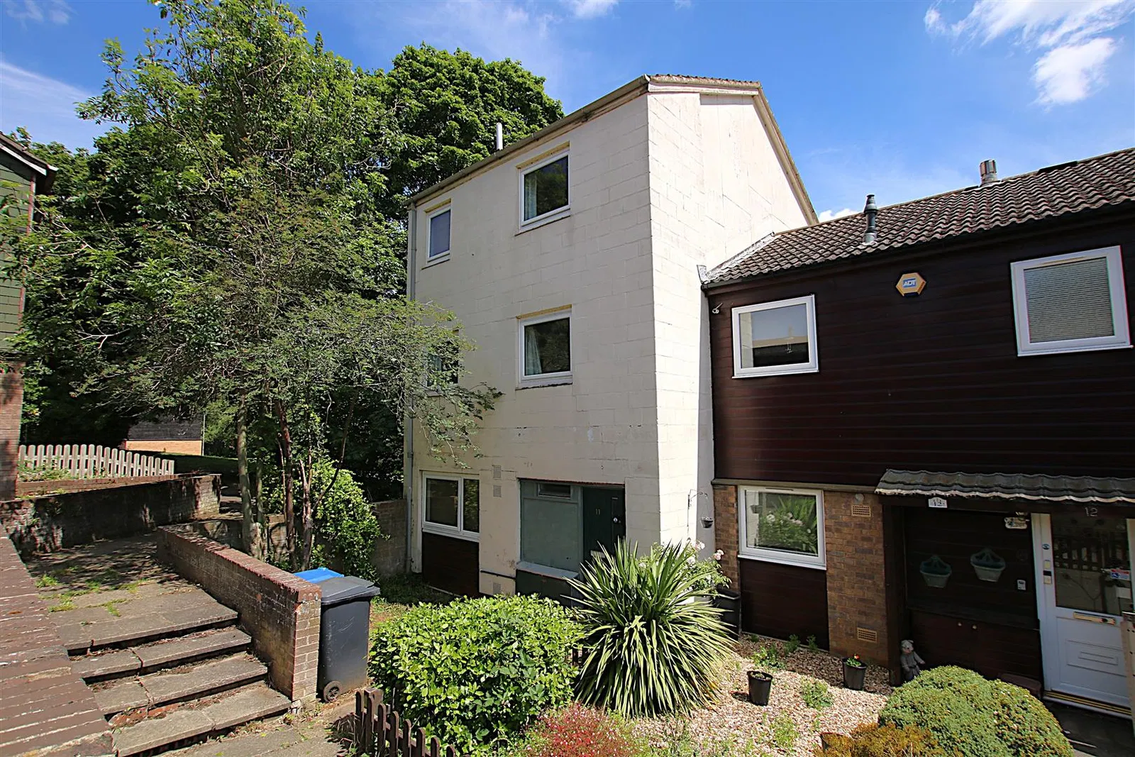11, Alder Court, Northampton, NN3 8UQ - image 1