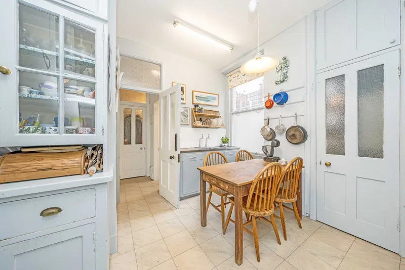 Torrington Place, Fitzrovia, WC1E - image 3
