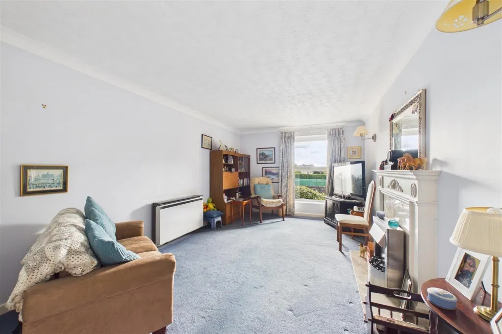 Flat for over 60's, 14, Avon Court, Beaufort Road, Clifton, BS8 2JT - image 3