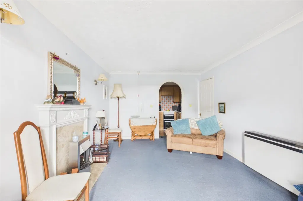 Flat for over 60's, 14, Avon Court, Beaufort Road, Clifton, BS8 2JT - image 4