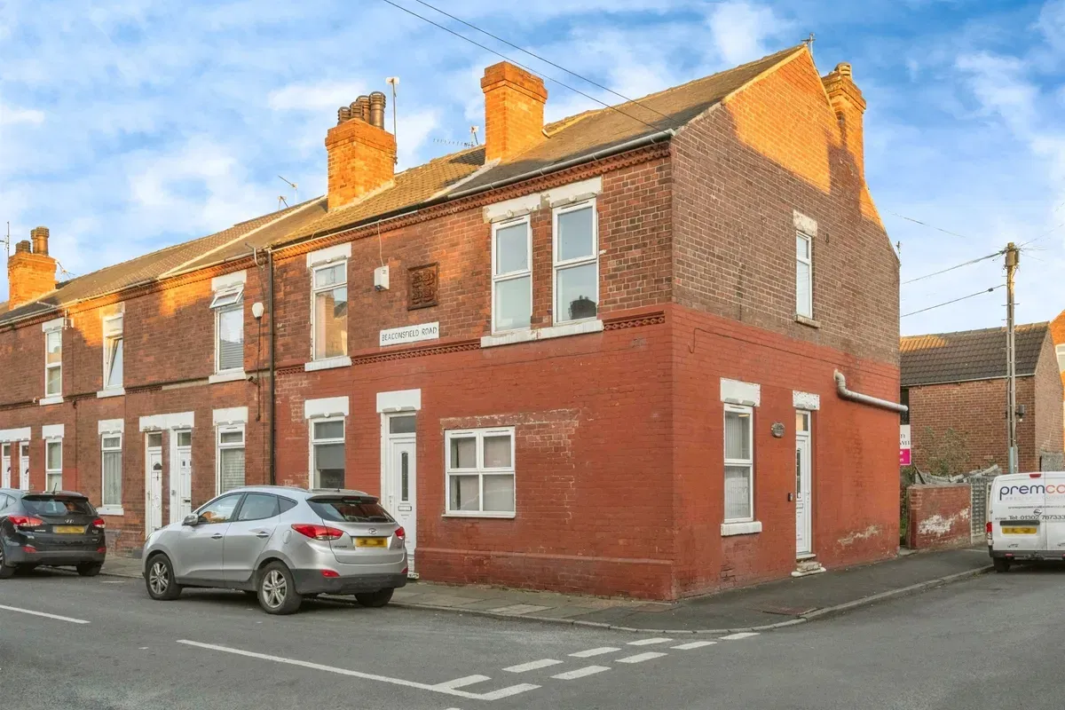 Beaconsfield Road, Hexthorpe, Doncaster - image 1