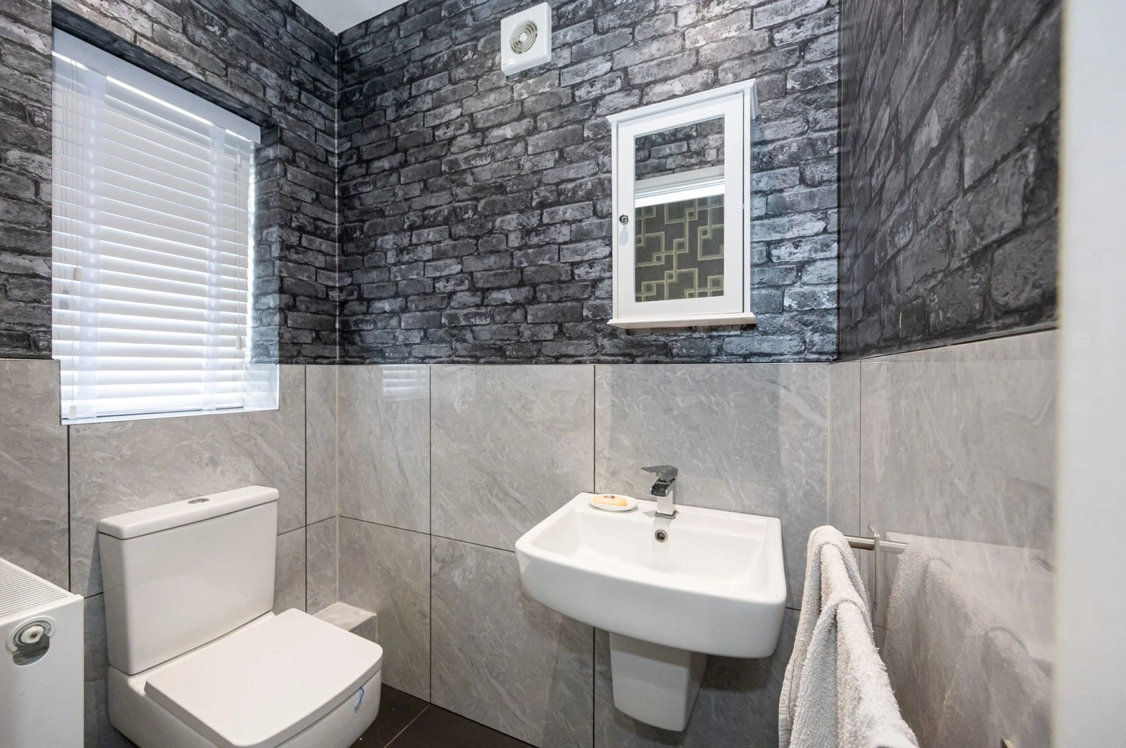 The Grove, Flixton, M41 6JB - image 14