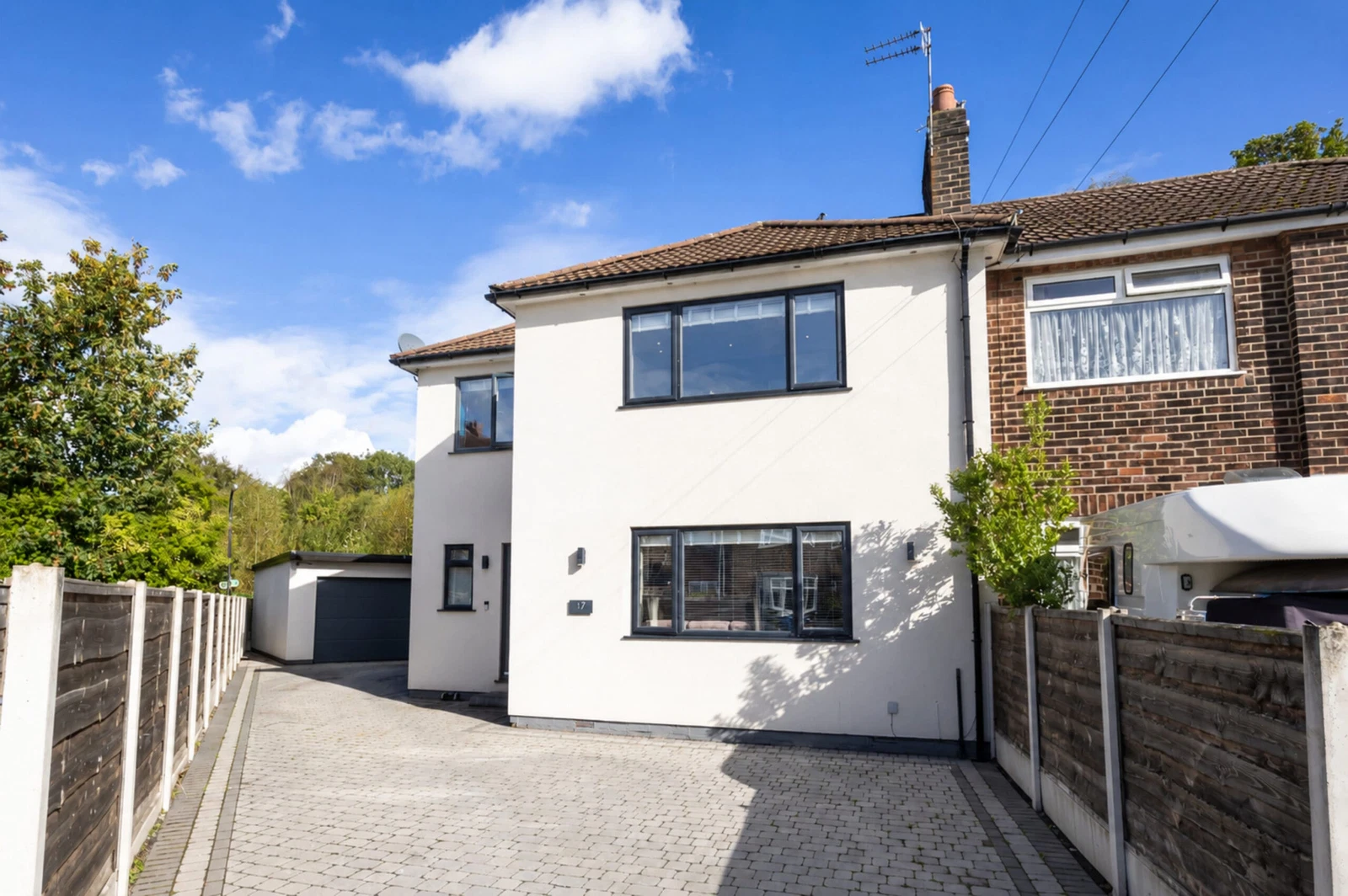 The Grove, Flixton, M41 6JB - image 1