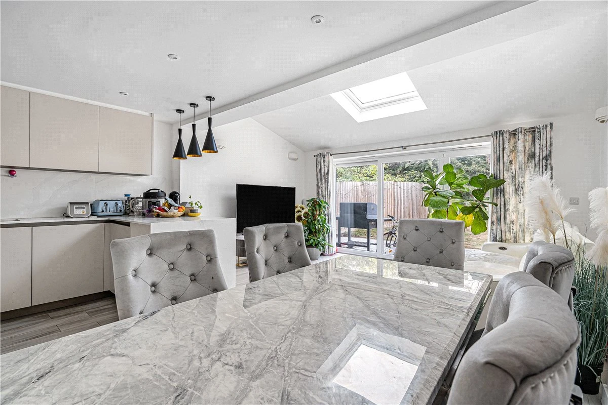 16a Moore Close, Cambridge, CB4 - image 5