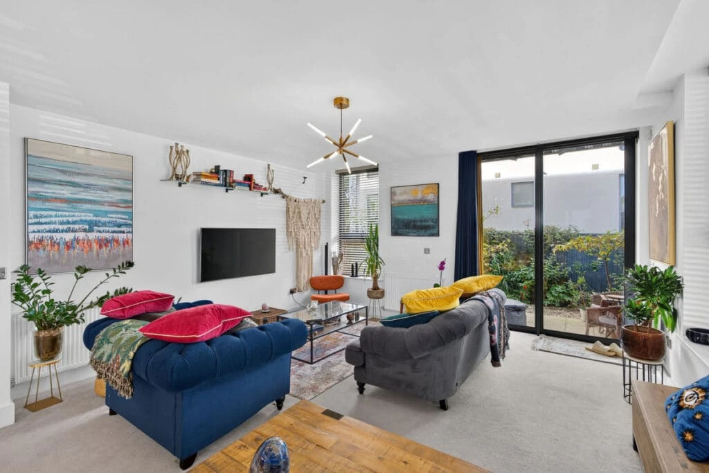 2 Bempton Drive, Didsbury, Manchester, M20 2WE - image 1