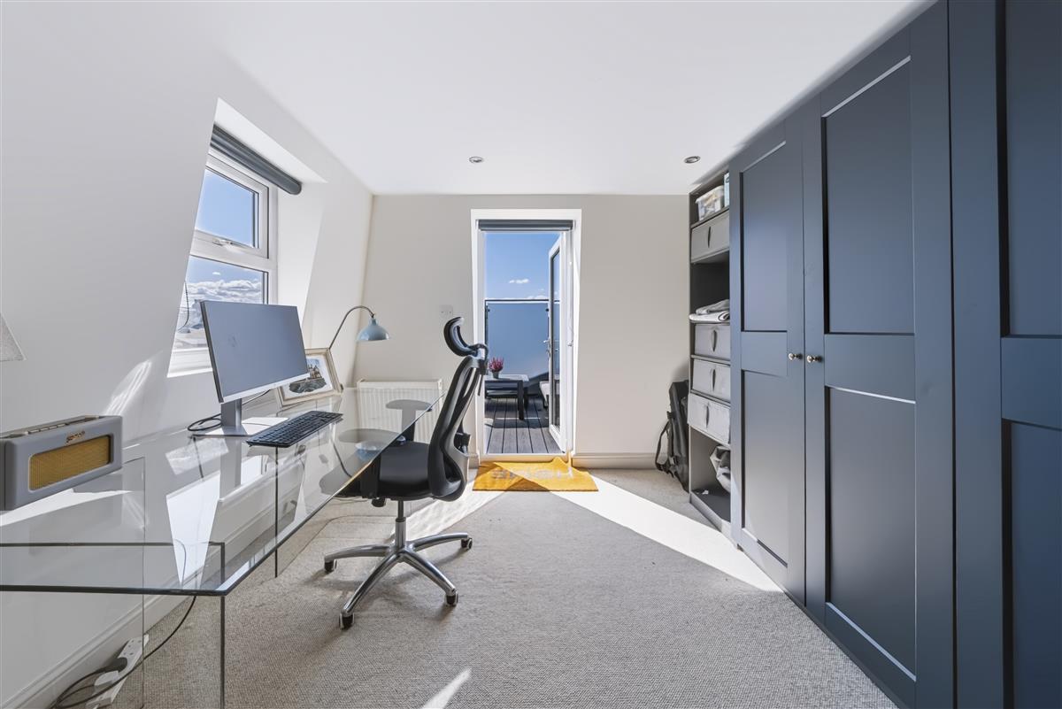 Himley Road, SW17 - image 10