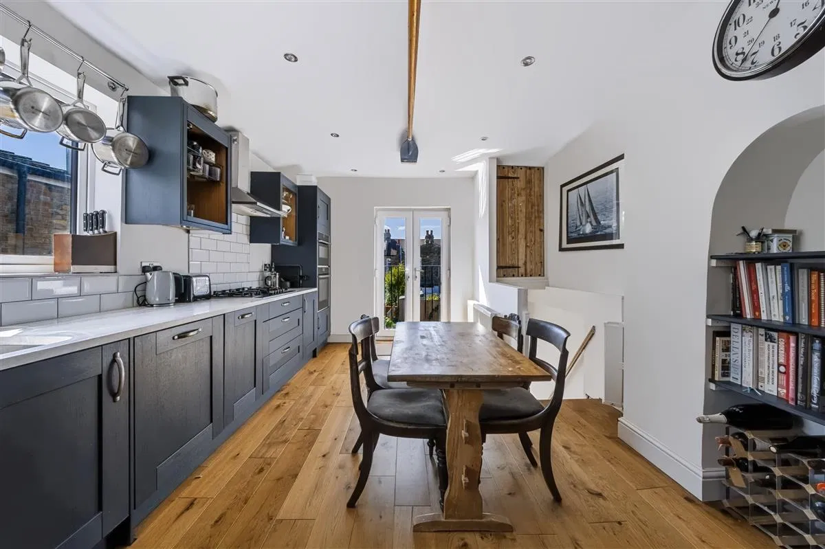 Himley Road, SW17 - image 1