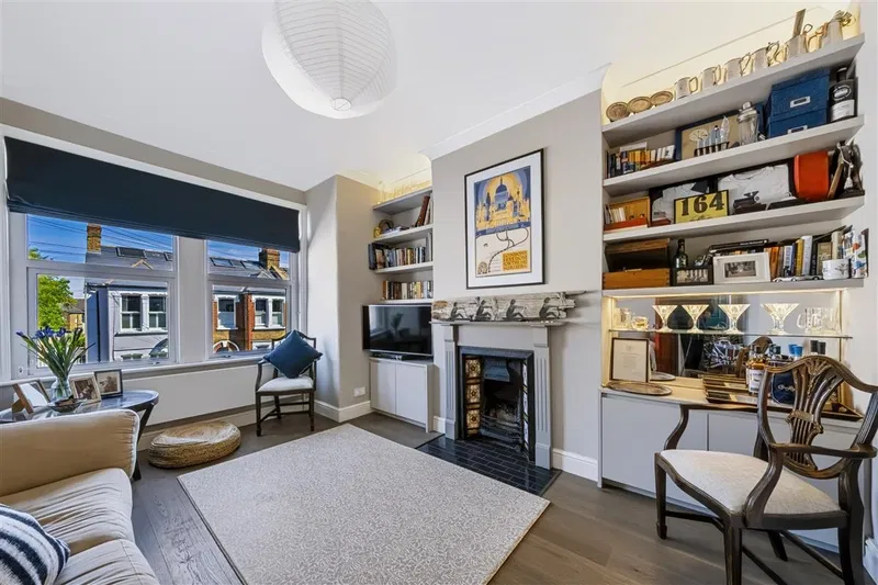 Himley Road, SW17 - image 2