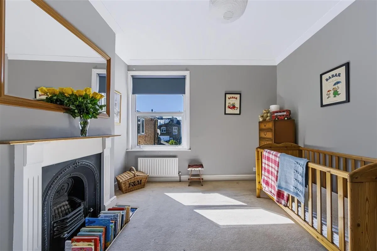 Himley Road, SW17 - image 5