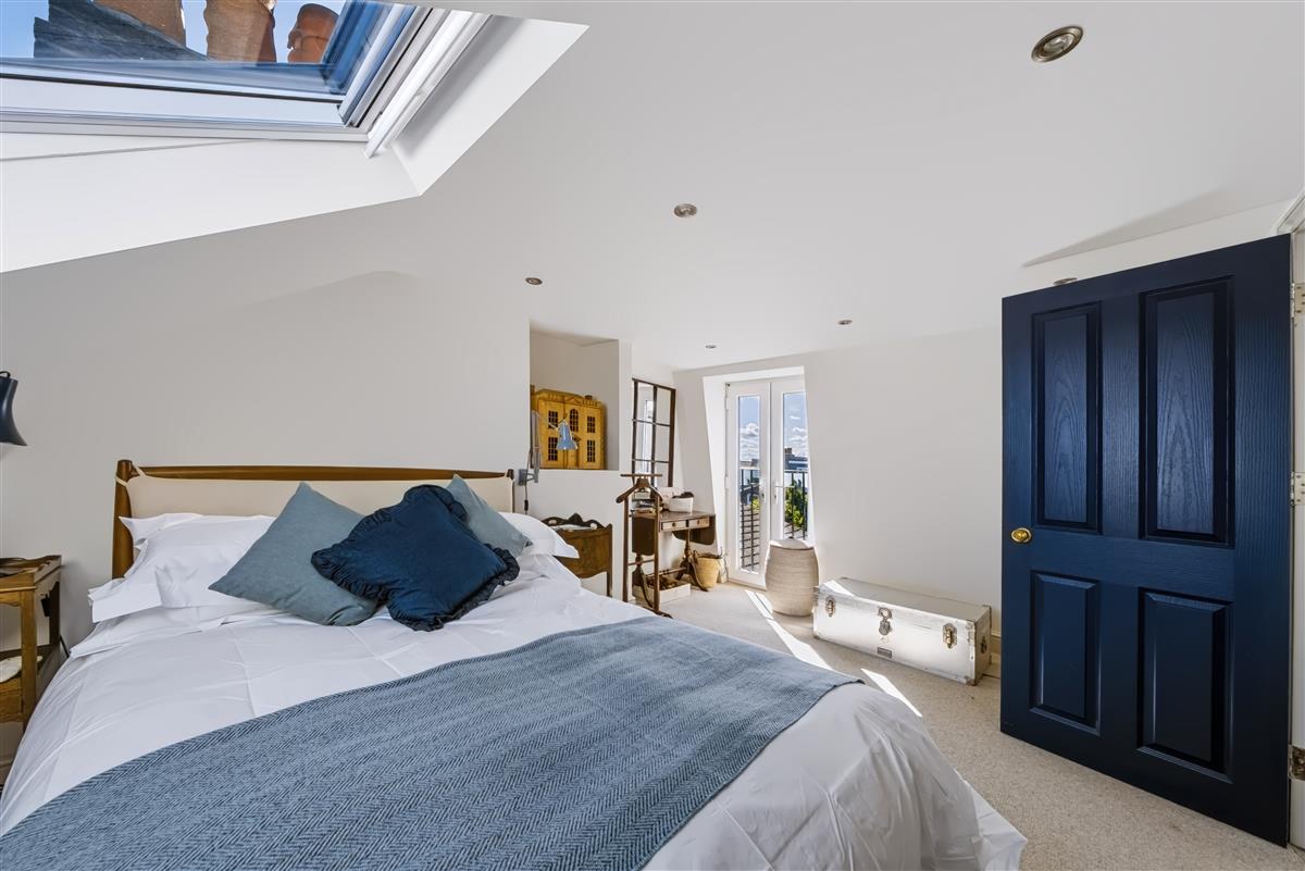 Himley Road, SW17 - image 8