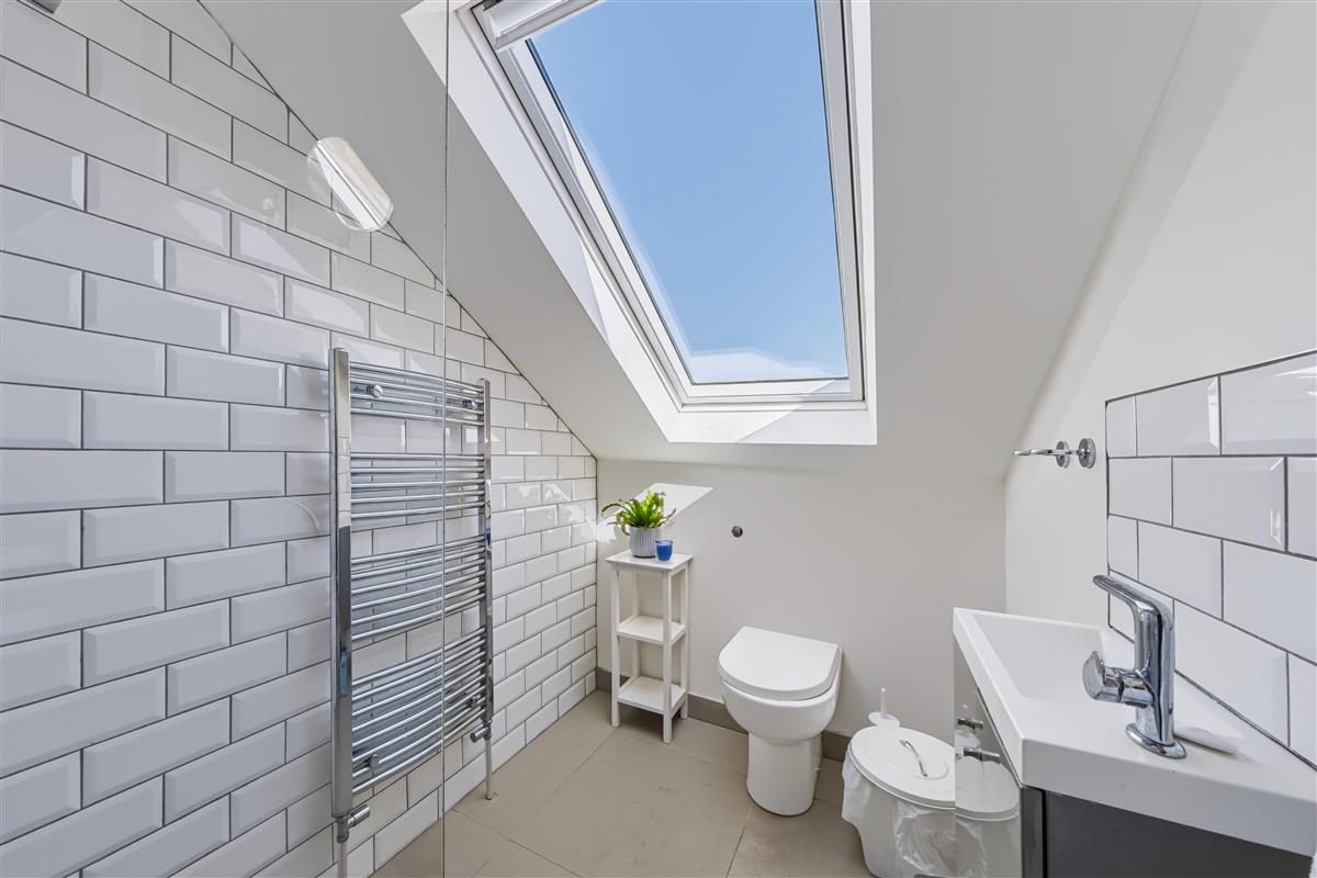 Himley Road, SW17 - image 9