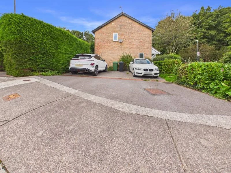 Oakridge, Cardiff, CF14 - image 10
