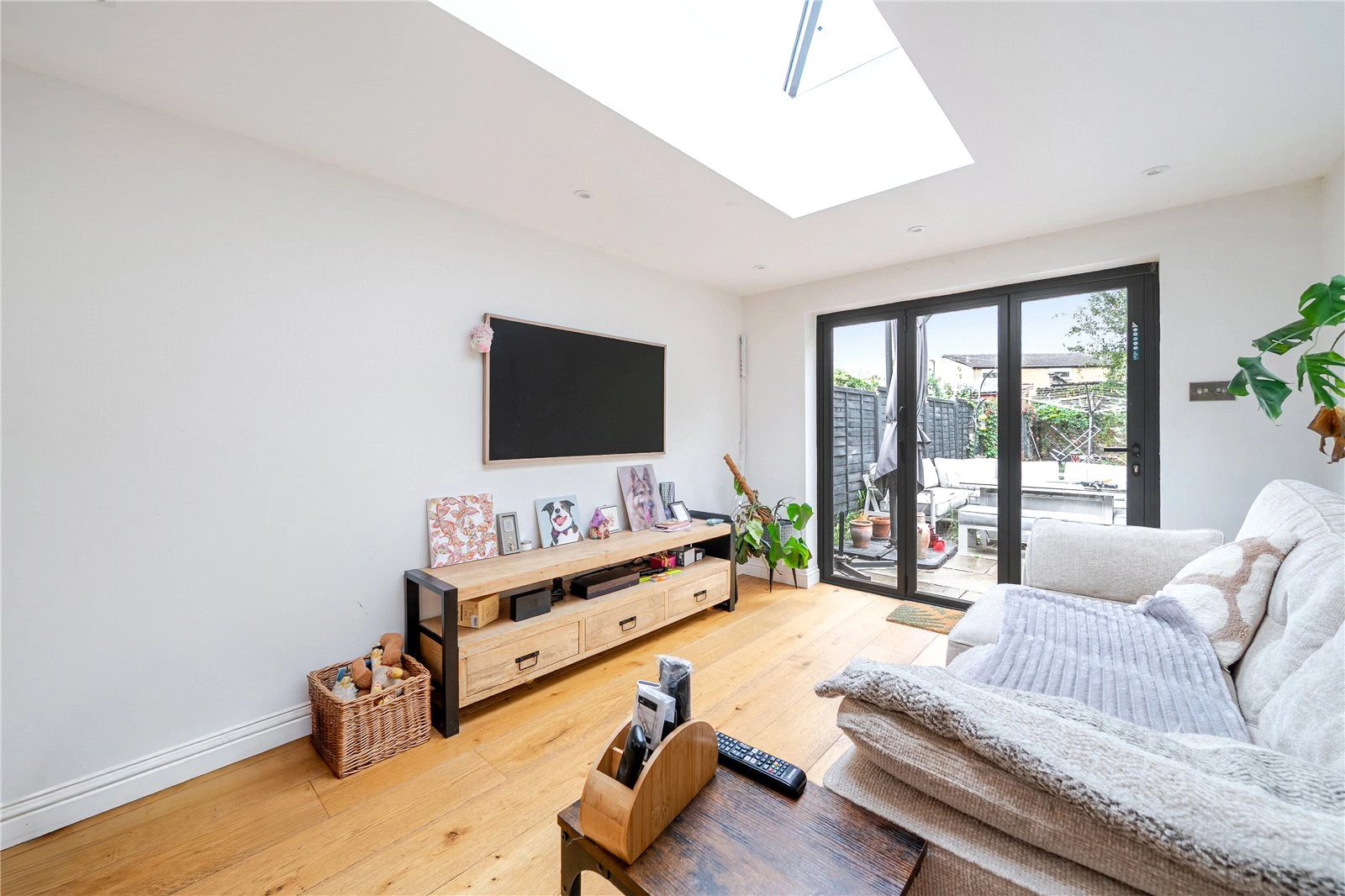 Russell Road, Walton-On-Thames, KT12 2LA - image 10
