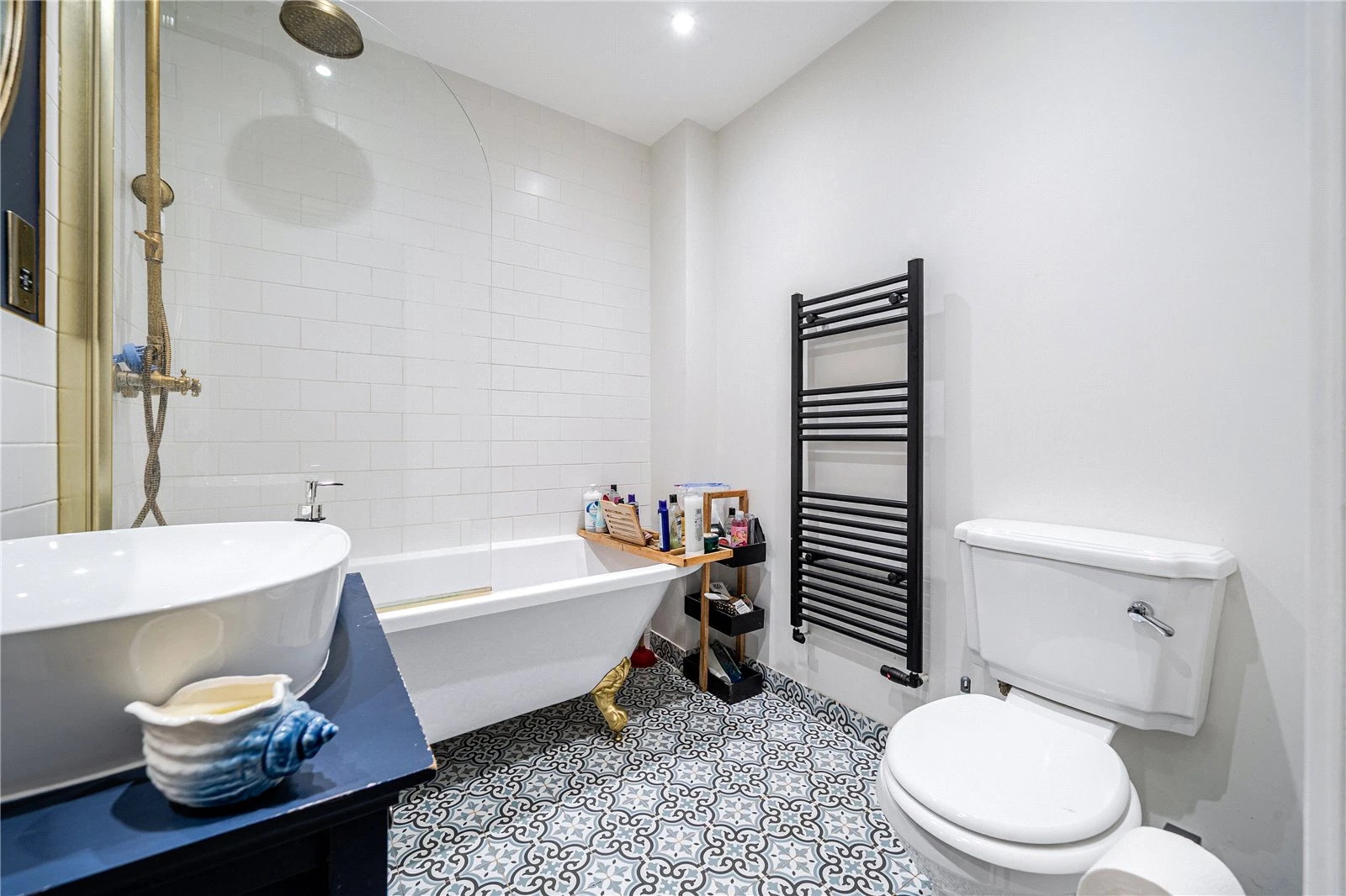 Russell Road, Walton-On-Thames, KT12 2LA - image 5