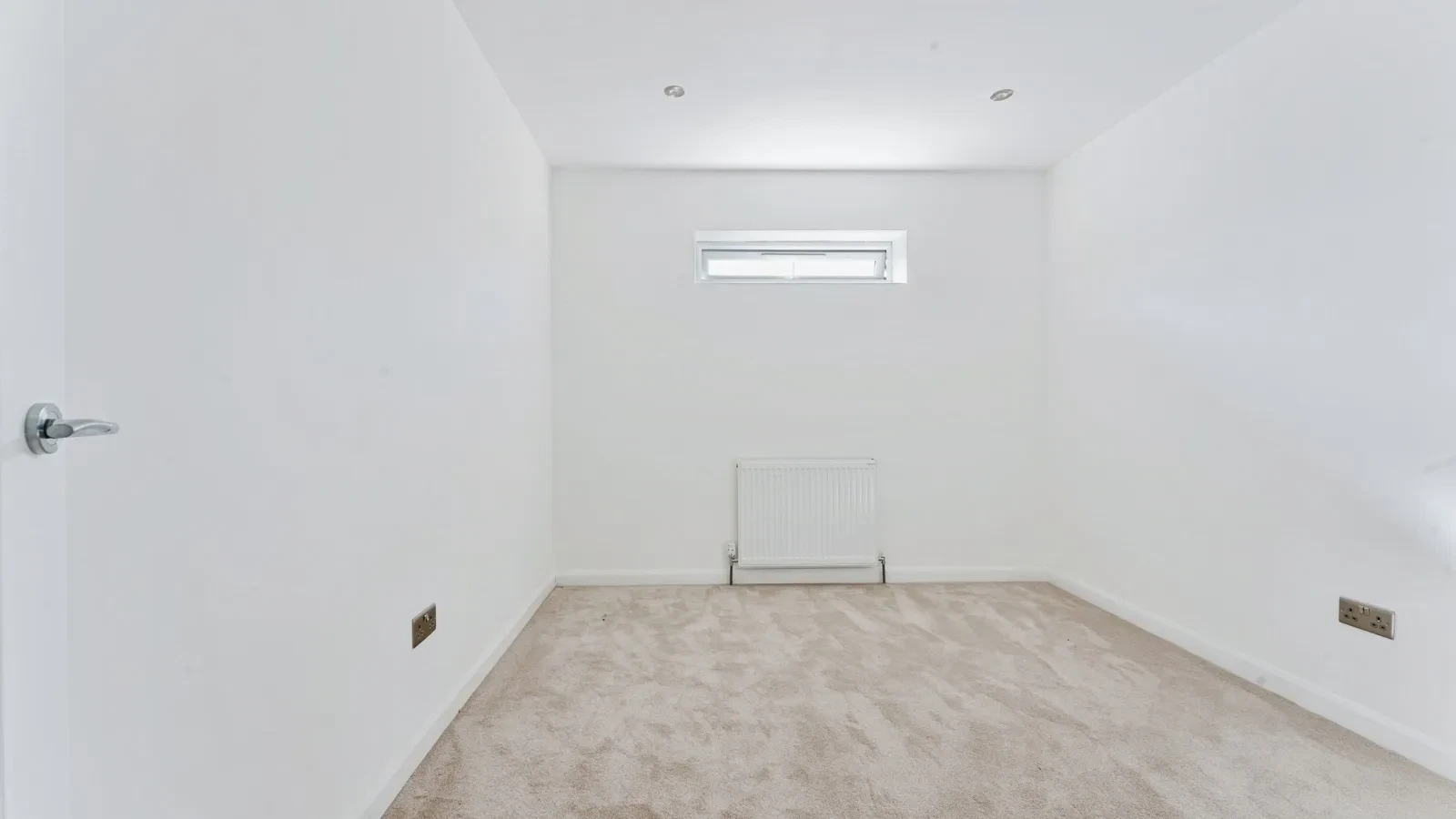 Grosvenor Road, Leyton, E10 - image 3
