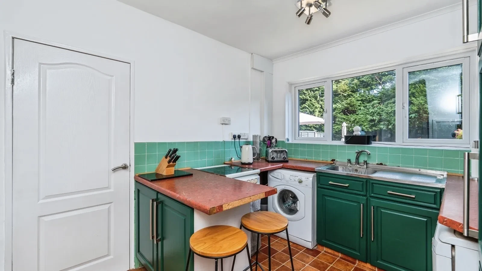 Midanbury Lane, Southampton, Hampshire, SO18 - image 5