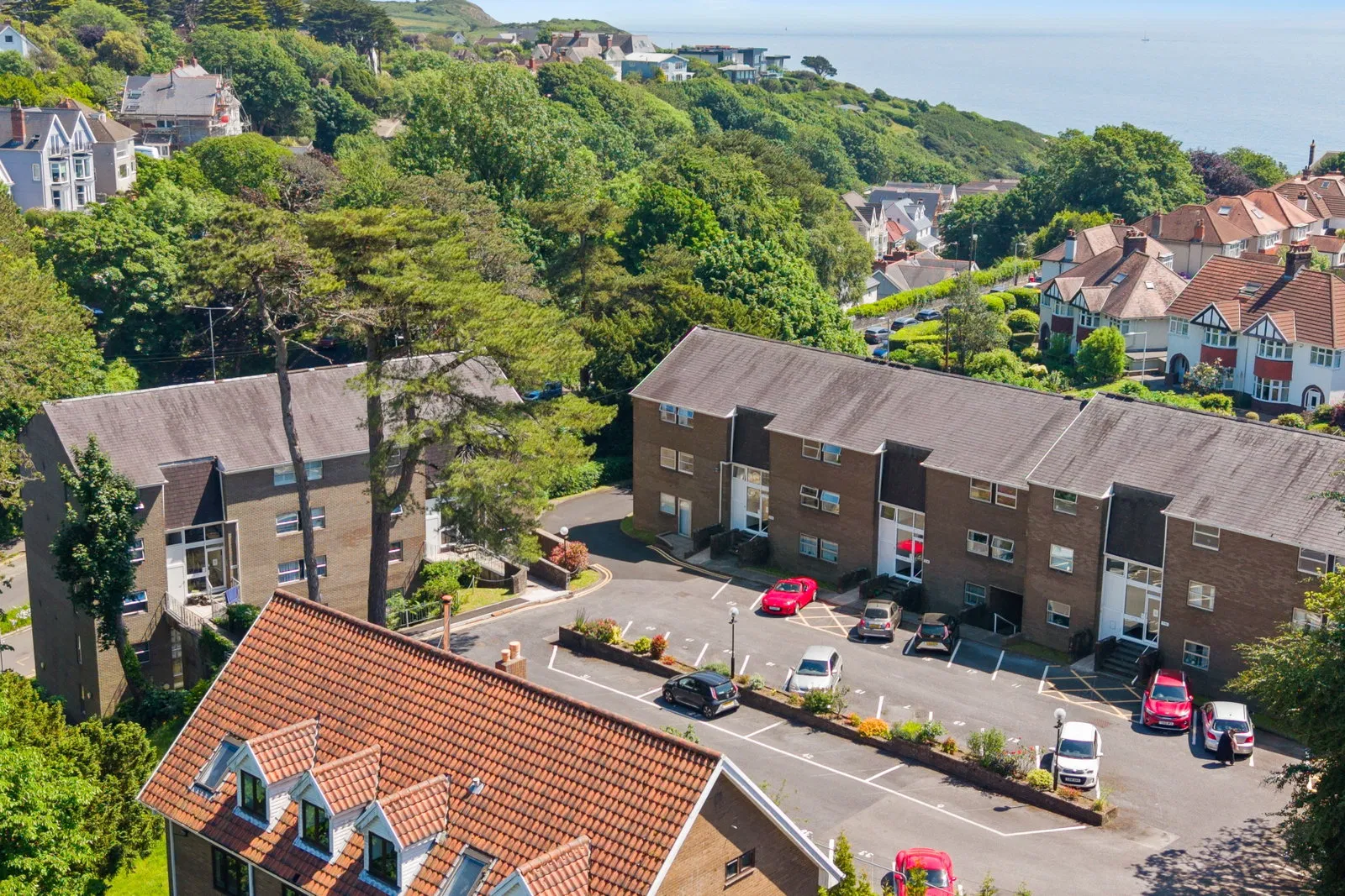 Gilbertscliffe, Southward Lane, Langland, Swansea SA3 4QS - image 1