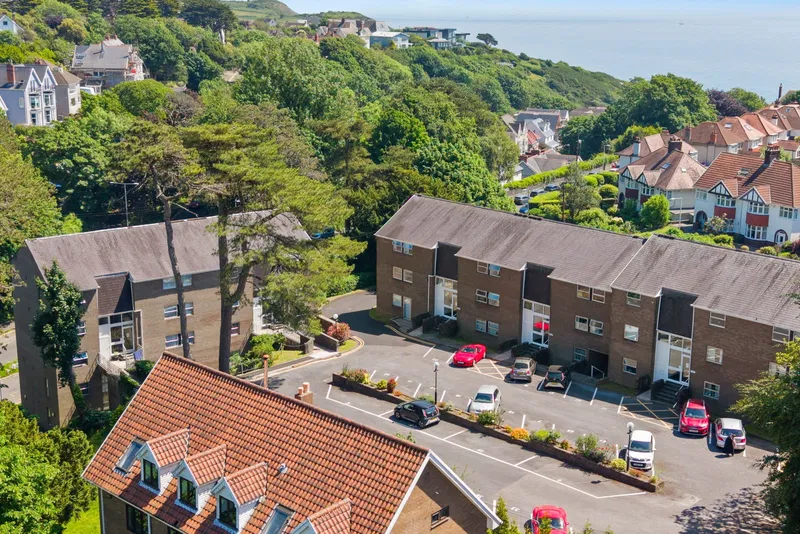 Gilbertscliffe, Southward Lane, Langland, Swansea SA3 4QS