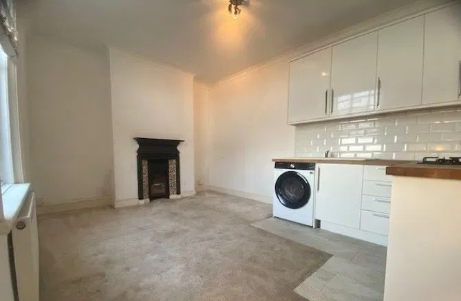 Flat 3, 40 Tivoli Crescent, Brighton, BN1 5ND - image 2