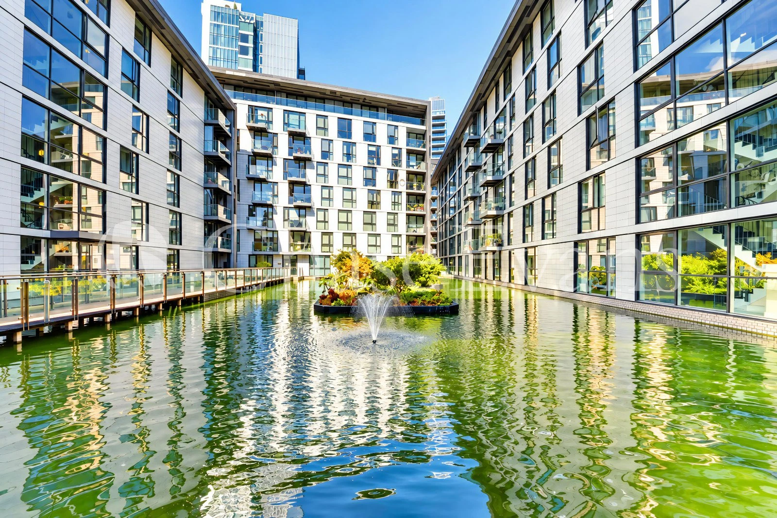 Times Square, City Quarter, Gowers Walk, Aldgate, London, E1 - image 11
