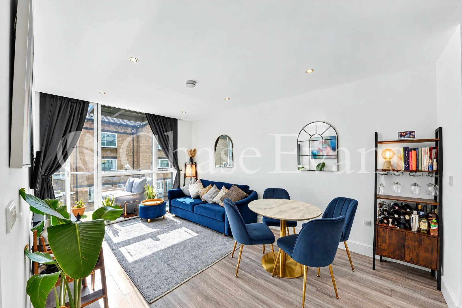 Times Square, City Quarter, Gowers Walk, Aldgate, London, E1 - image 1