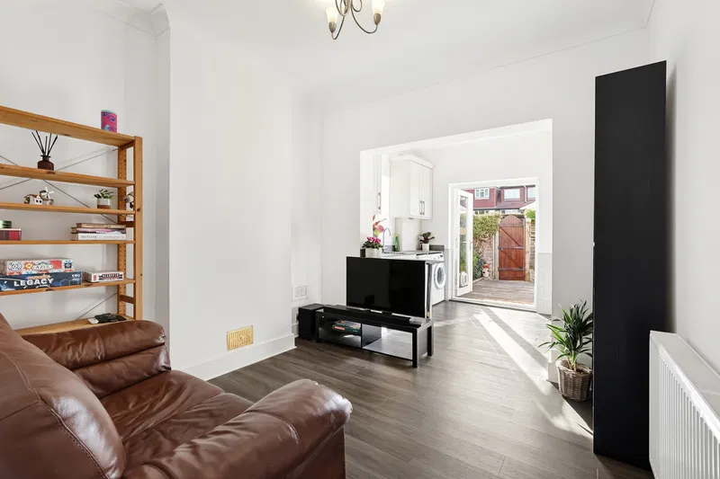 Carlyle Road, Ealing, London, W5 - image 3
