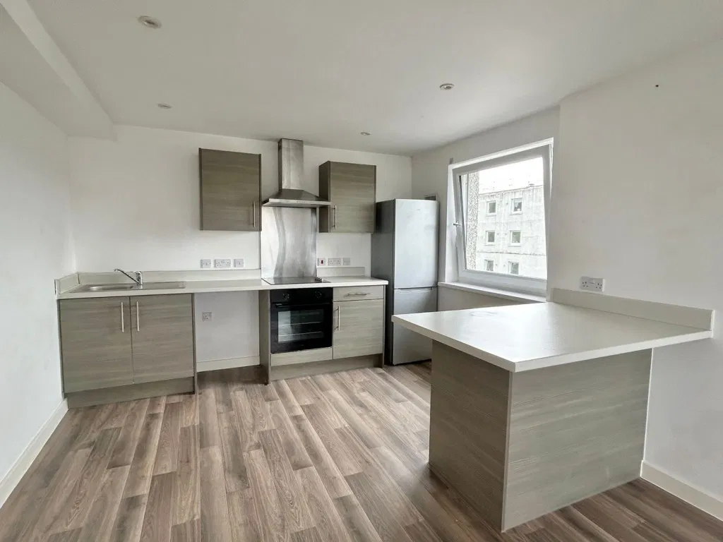 Parkwood Rise, Keighley, West Yorkshire - image 2