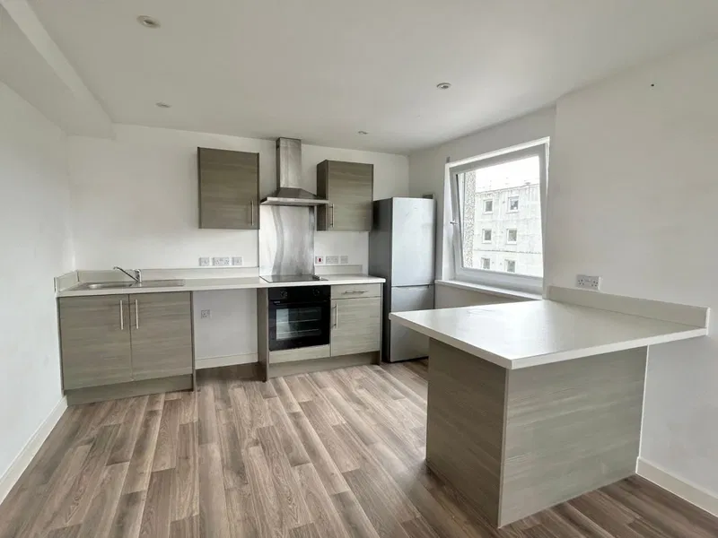 Parkwood Rise, Keighley, West Yorkshire - image 2