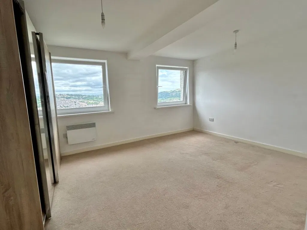 Parkwood Rise, Keighley, West Yorkshire - image 4