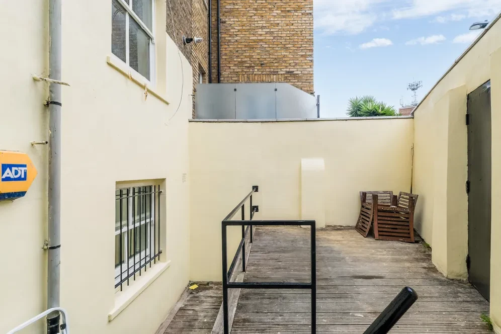 East India Dock Road, London, E14 - image 15