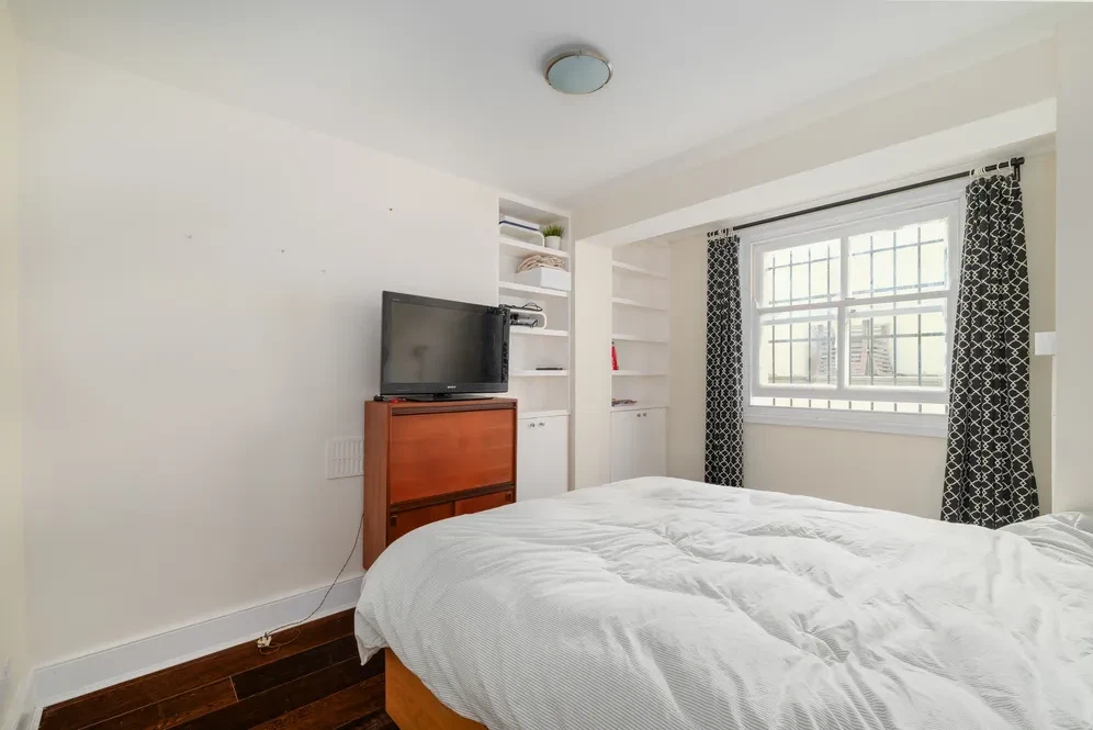 East India Dock Road, London, E14 - image 17