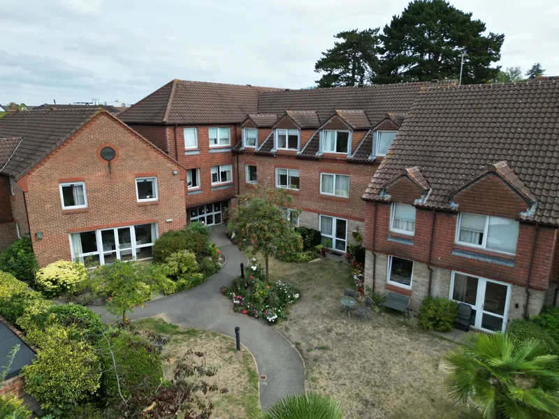 Springfield Meadows, Weybridge, Surrey, KT13 8BE