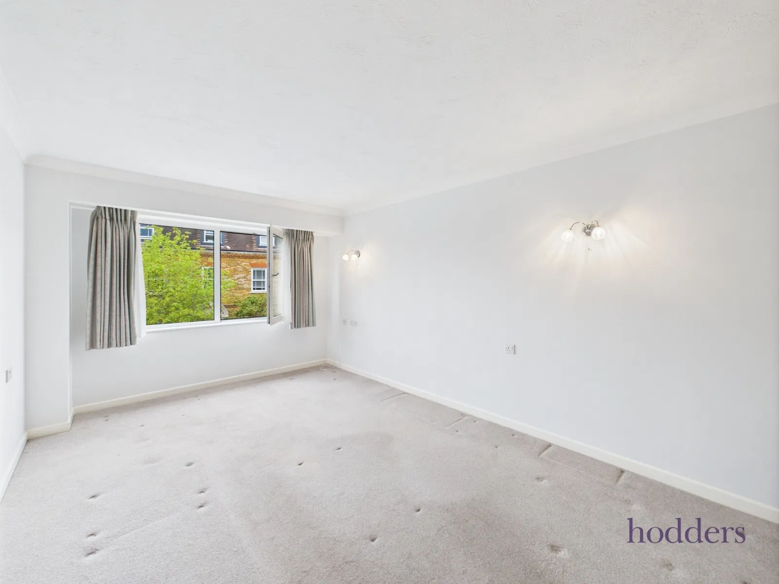 Springfield Meadows, Weybridge, Surrey, KT13 8BE - image 2