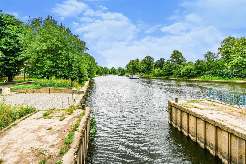 Alma Terrace, Fulford, York - image 2
