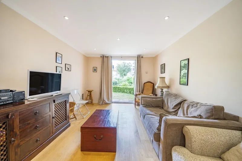 Brompton Park Crescent, Fulham, London, SW6 - image 2