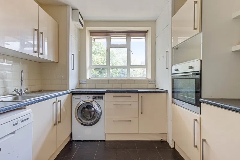 Dashwood House, Kingswood Estate, London, Greater London, SE21 8PB - image 4