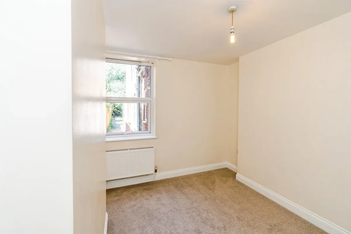 Suffolk Avenue, Southampton - image 10