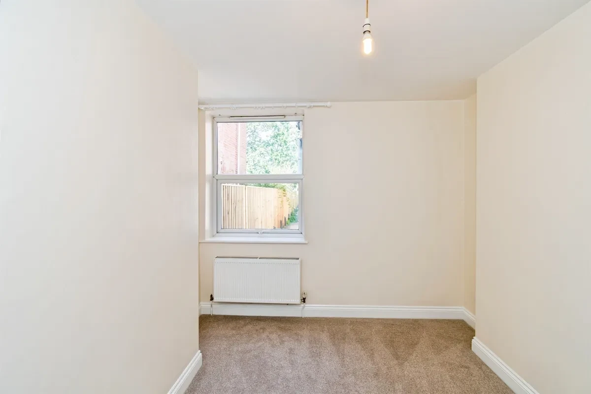 Suffolk Avenue, Southampton - image 11