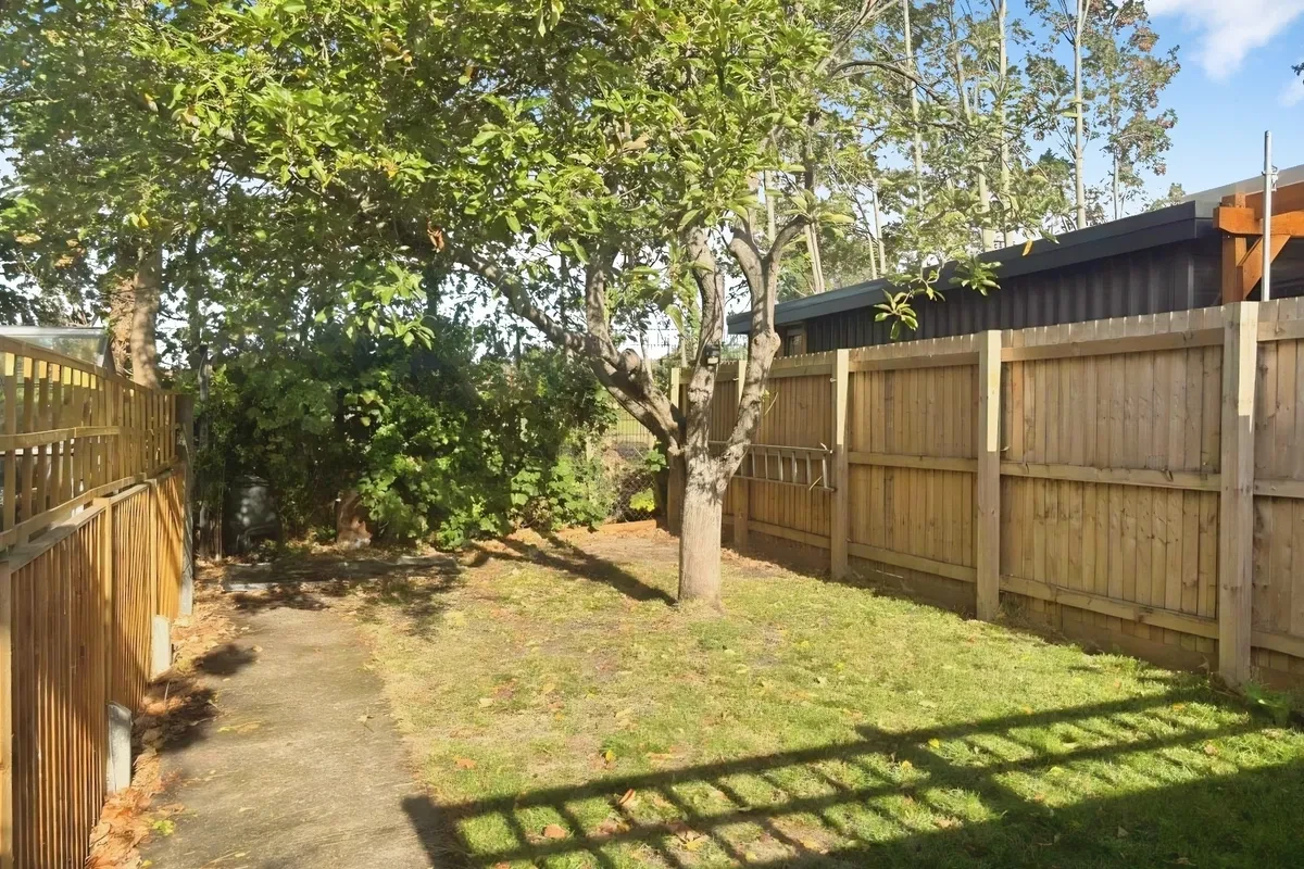 Suffolk Avenue, Southampton - image 14