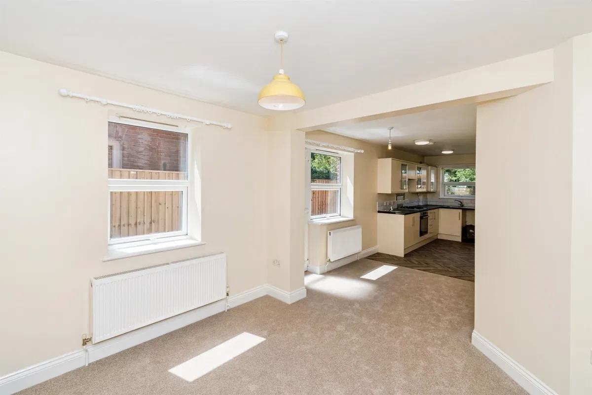 Suffolk Avenue, Southampton - image 2