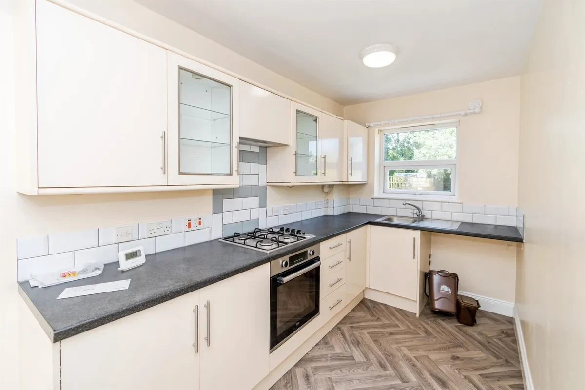 Suffolk Avenue, Southampton - image 4