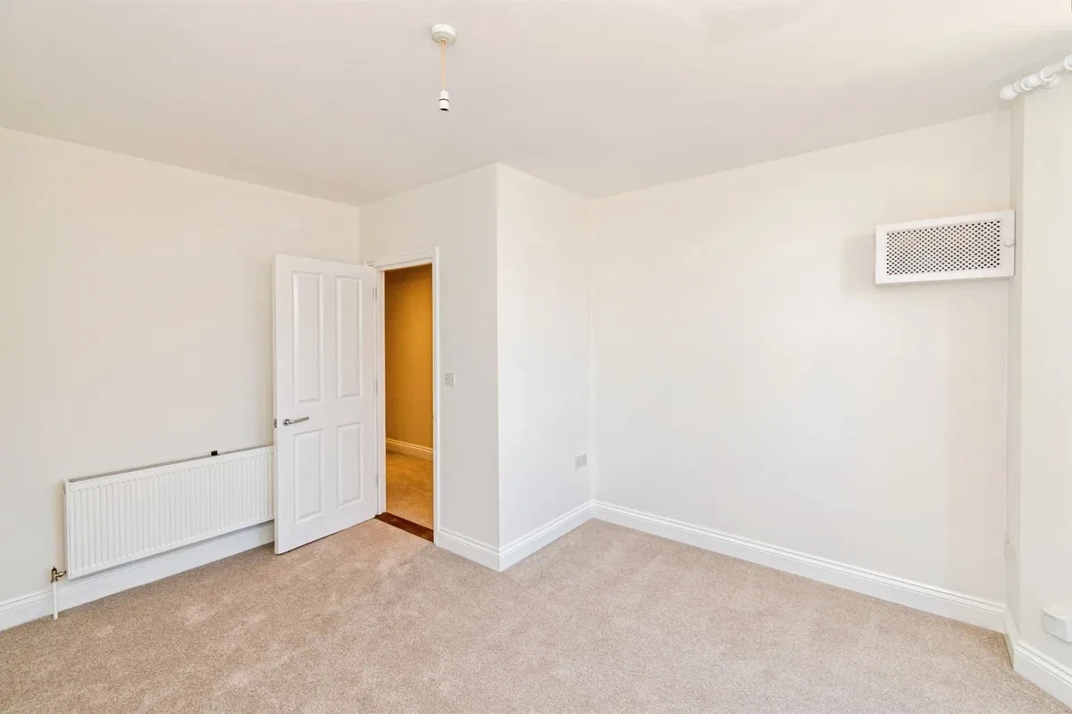 Suffolk Avenue, Southampton - image 7