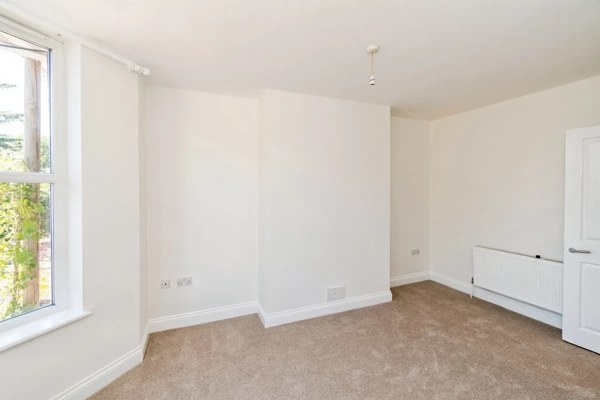 Suffolk Avenue, Southampton - image 8