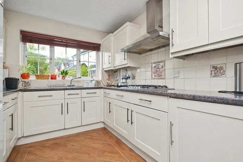 Tryhorn Drive, Salisbury, Wiltshire, SP1 3WA - image 2