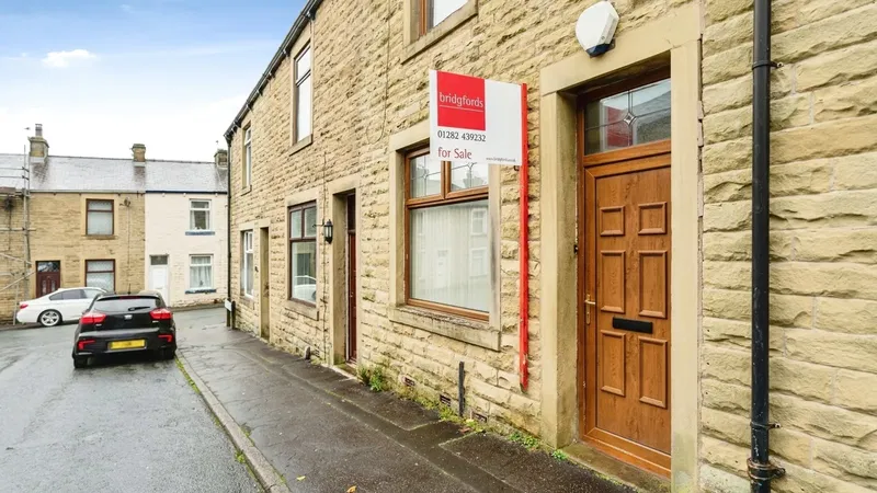 Burnley house prices & property market 2026: median £170k, October ...