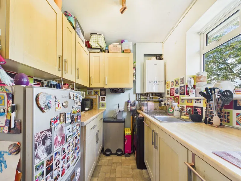 Beverley Road, Tilehurst, RG31 - image 3