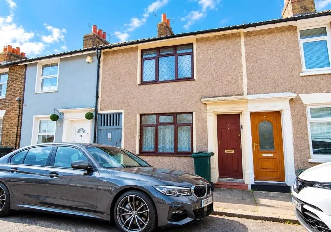 21 Great Queen Street, Dartford, Kent, DA1 1TJ - image 1