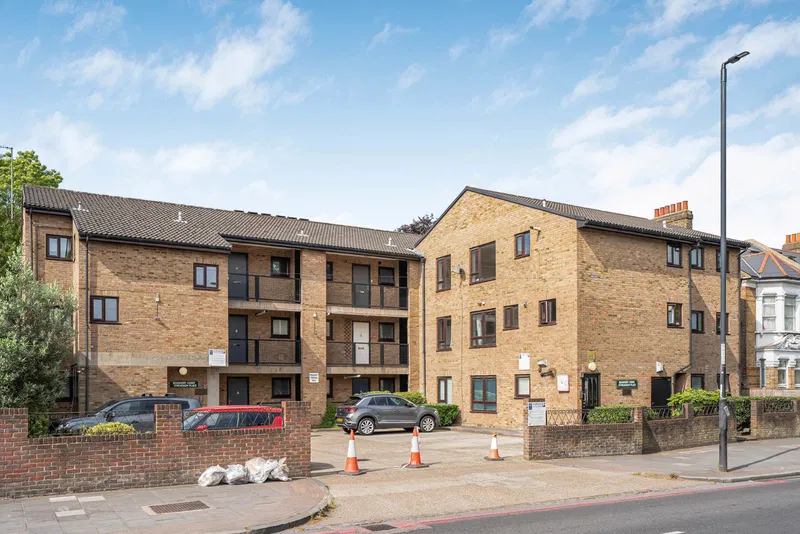 Streatham Place, London, SW2 4PY