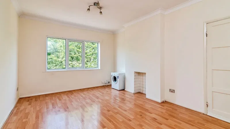 Loughborough Road, West Bridgford, Nottinghamshire, NG2 - image 2